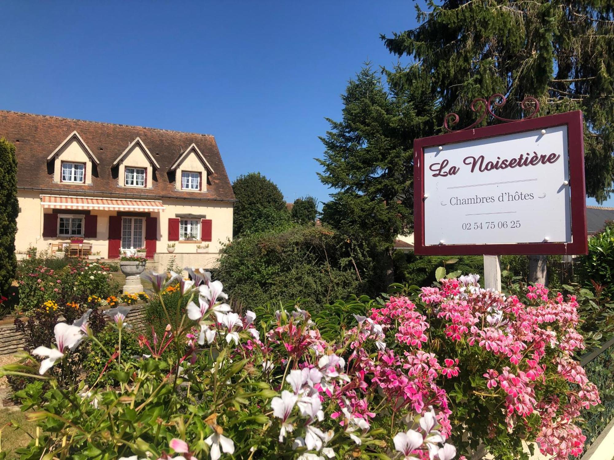 La Noisetiere Hotel นอยเยส์-ซัวร์-แช ภายนอก รูปภาพ